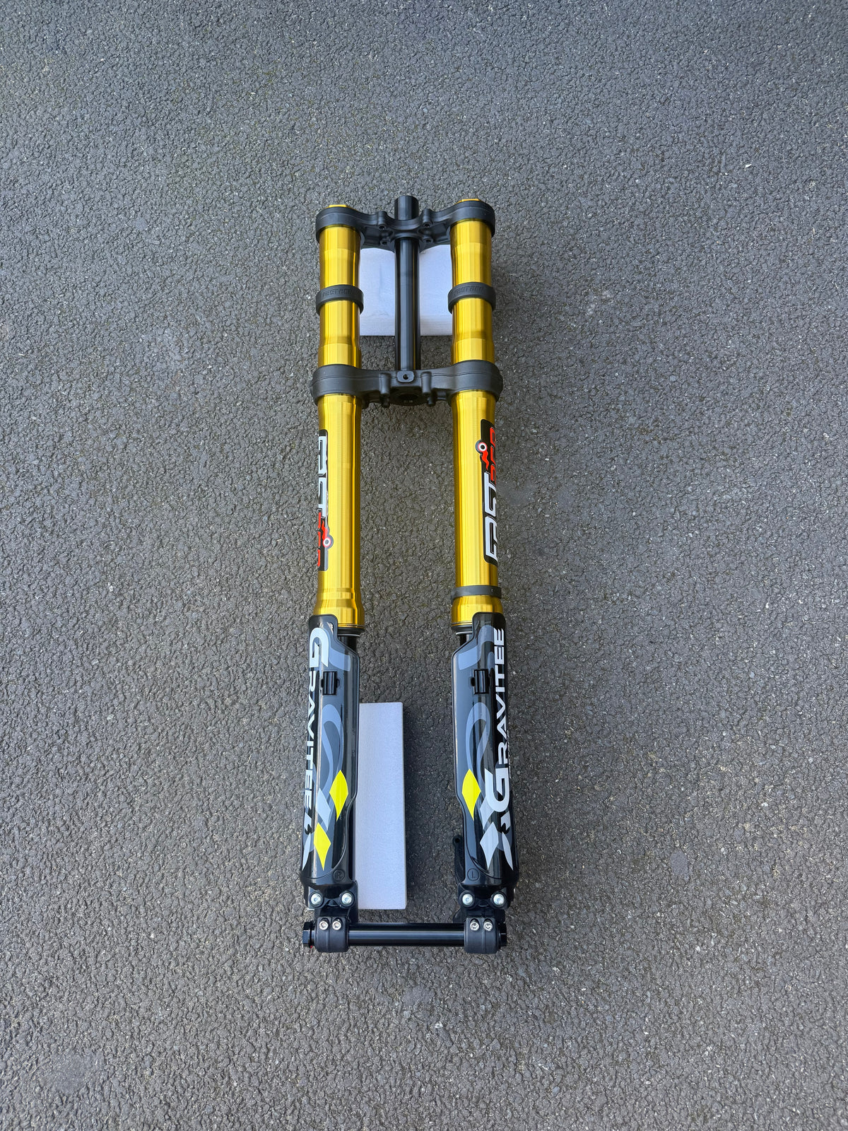 Fast Ace AHX12RV 3.0 Forks in Gold