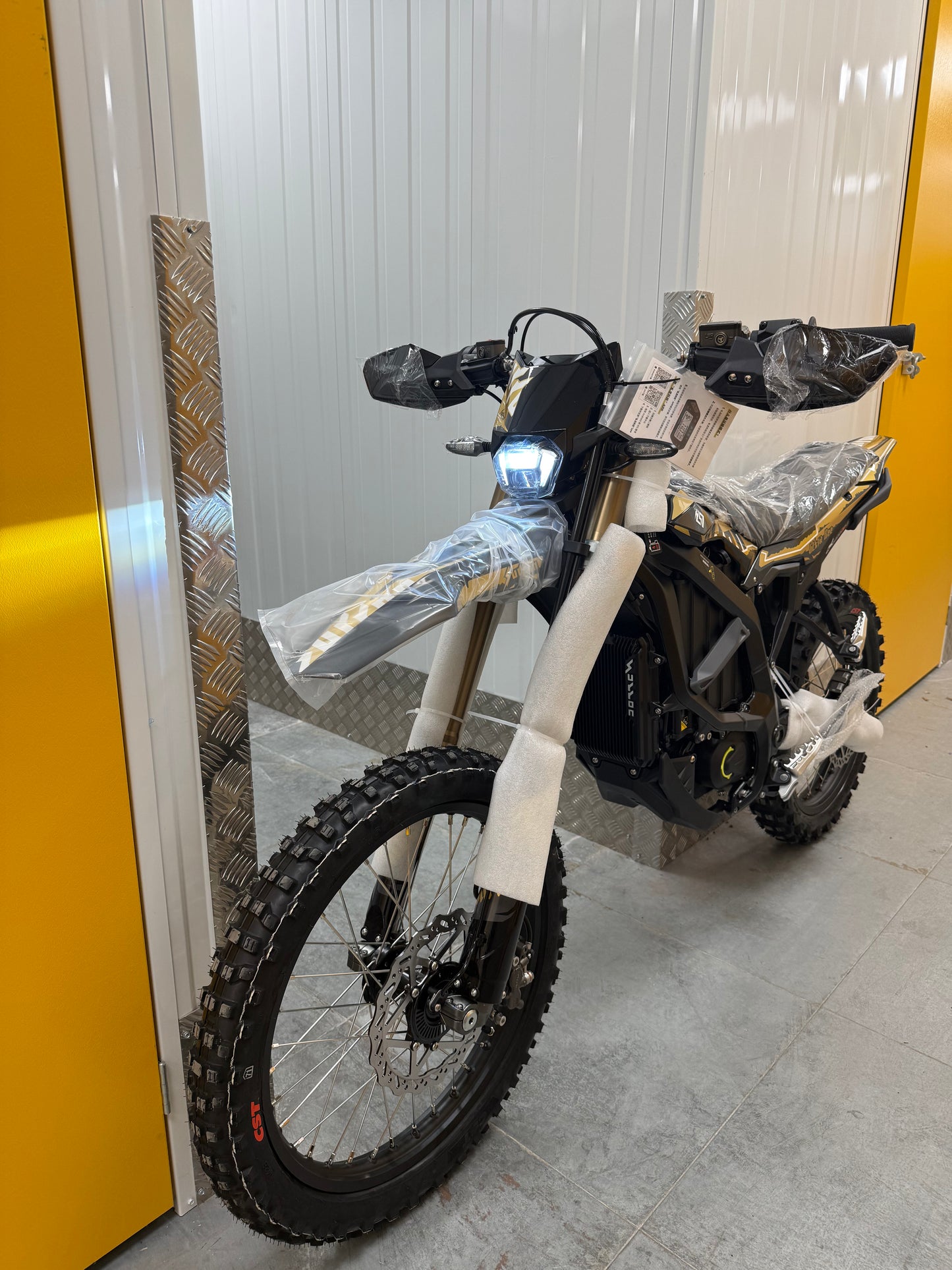 Featured Product: Surron Ultra Bee 2026 in Black